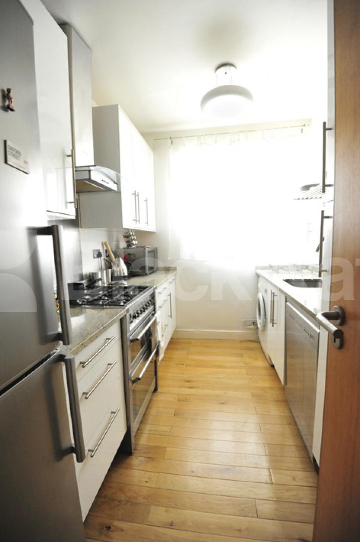 			NEW INSTRUCTION & GOOD FOR 3 SHARERS! , 2 Bedroom, 1 bath, 1 reception Apartment			 Radley Hse,Park Road, BAKER STREET